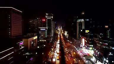 西安南北的主街道长安北路最繁华夜景航拍视频的预览图